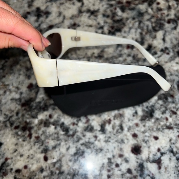 Oliver Peoples Sunglasses - opal pearl frame - Picture 5 of 7